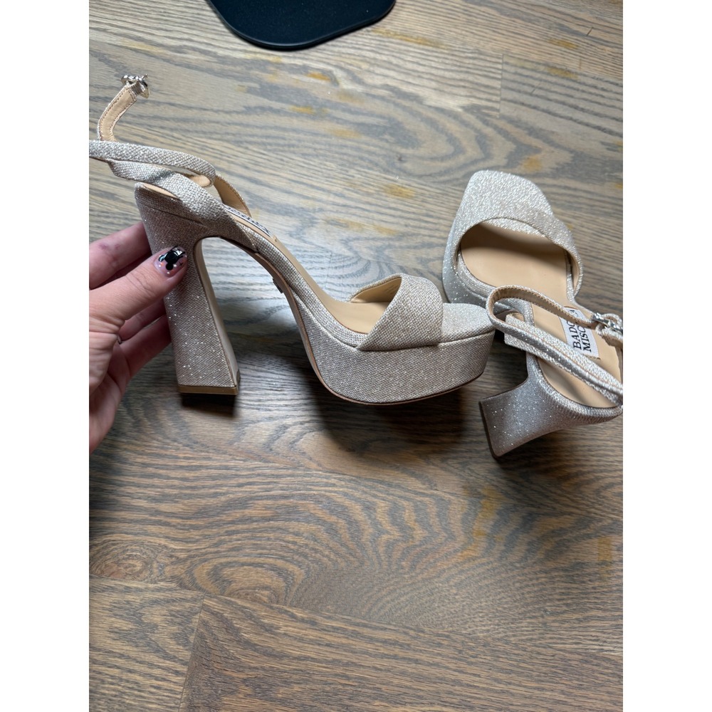 Badgley Mischka Gold Glitter Platform Block Heel Sandals 5.5 Champagne